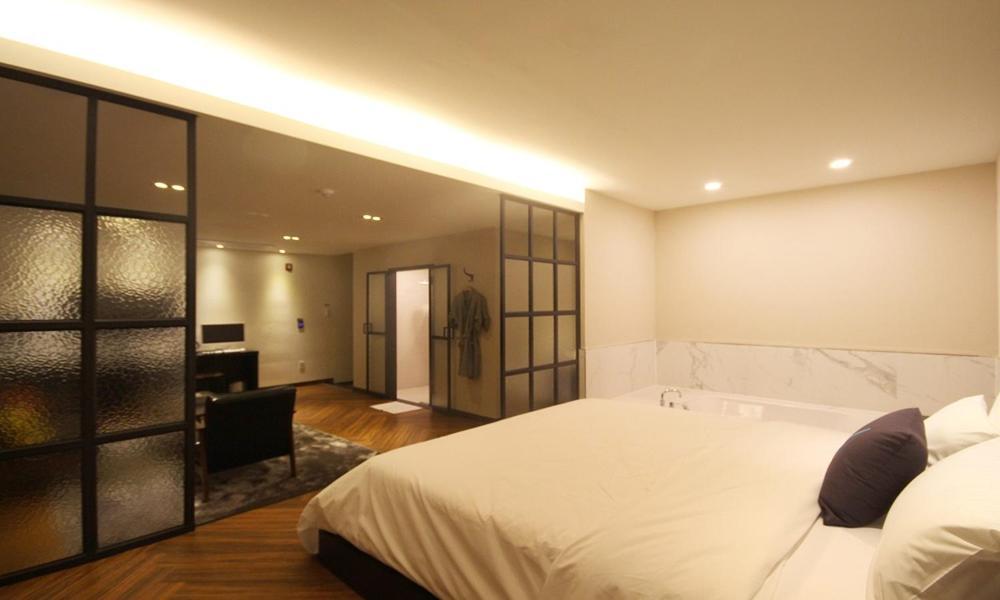 Iksan 4 Seasons Hotel Eksteriør bilde